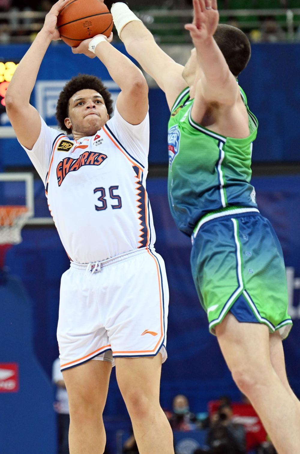 开云网站-转折点！上海久事造点机会，CBA季后赛清晨攻防权衡，质疑声仍在，更衣室氛围转暖的简单介绍